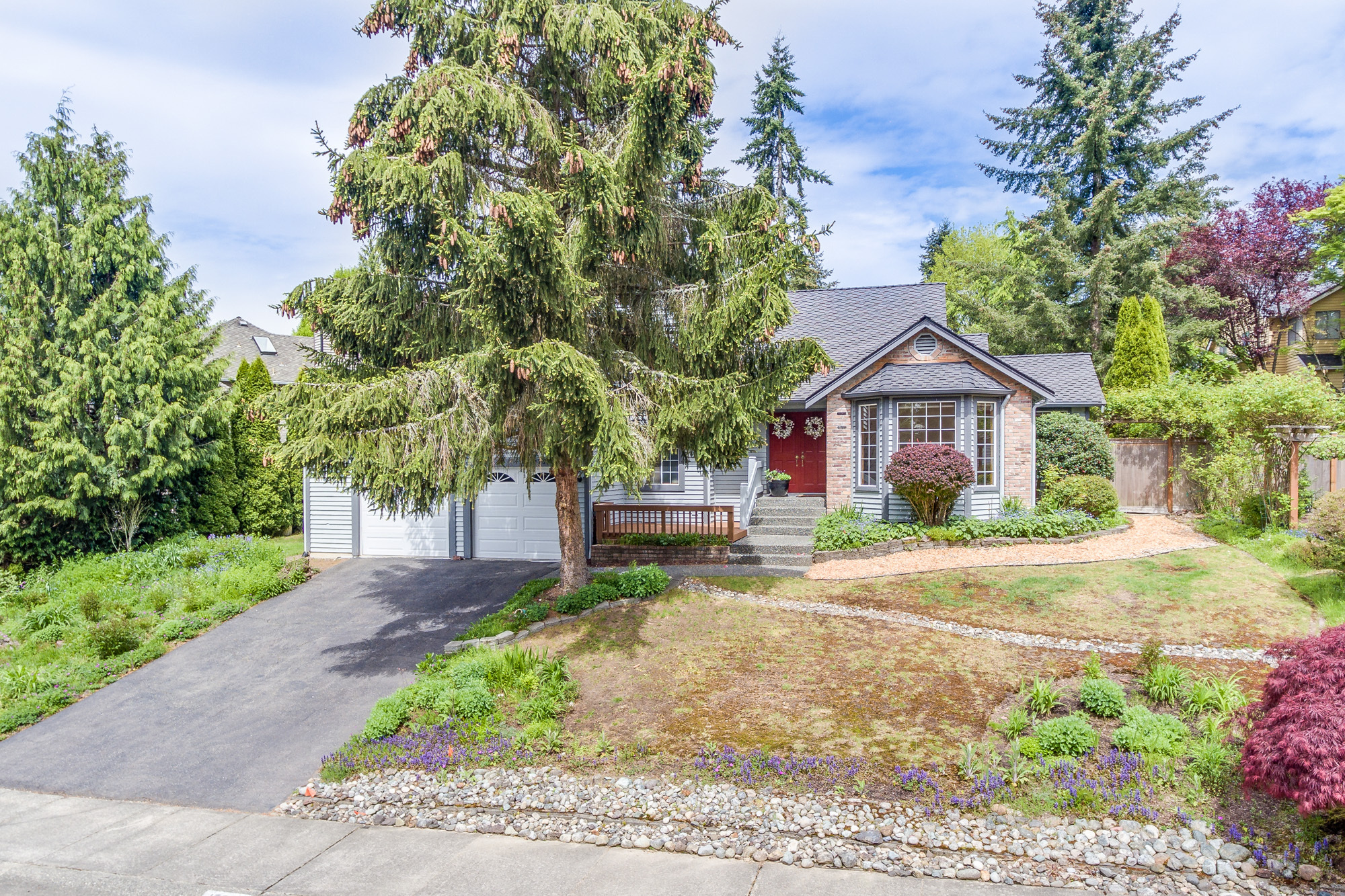 Property Photo: 17630 NE 128th Place WA 98052