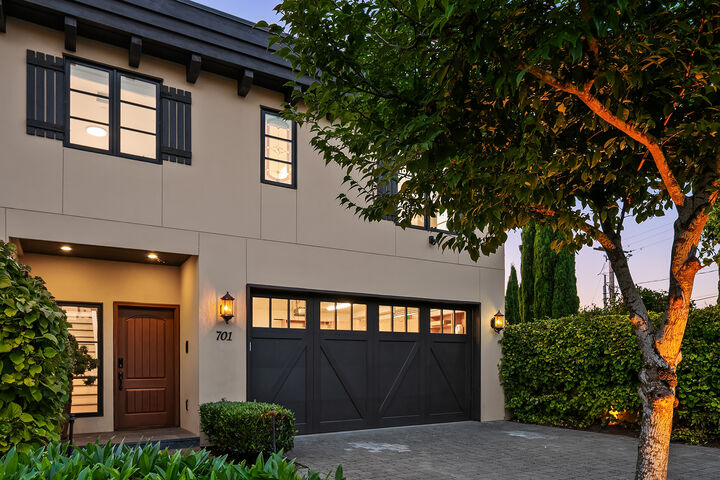 Property Photo: 701 1st Street S WA 98033