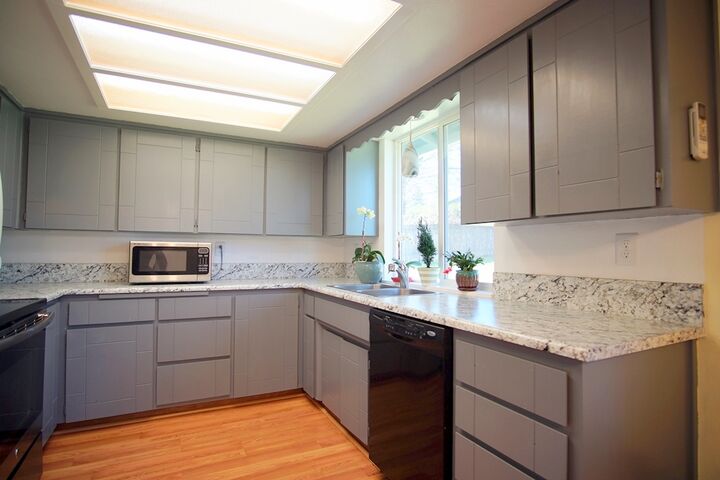 Property Photo:  2005 Brown St SE  WA 98501 