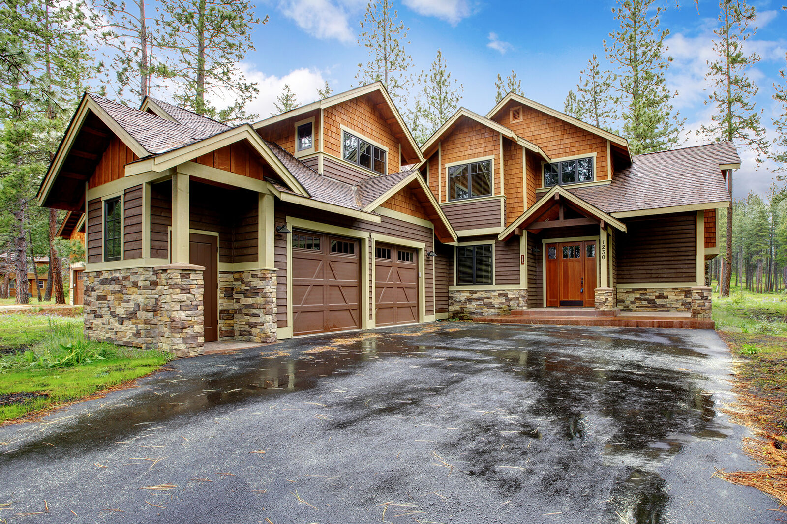 Property Photo:  246 Deer Valley Drive   WA 98008 