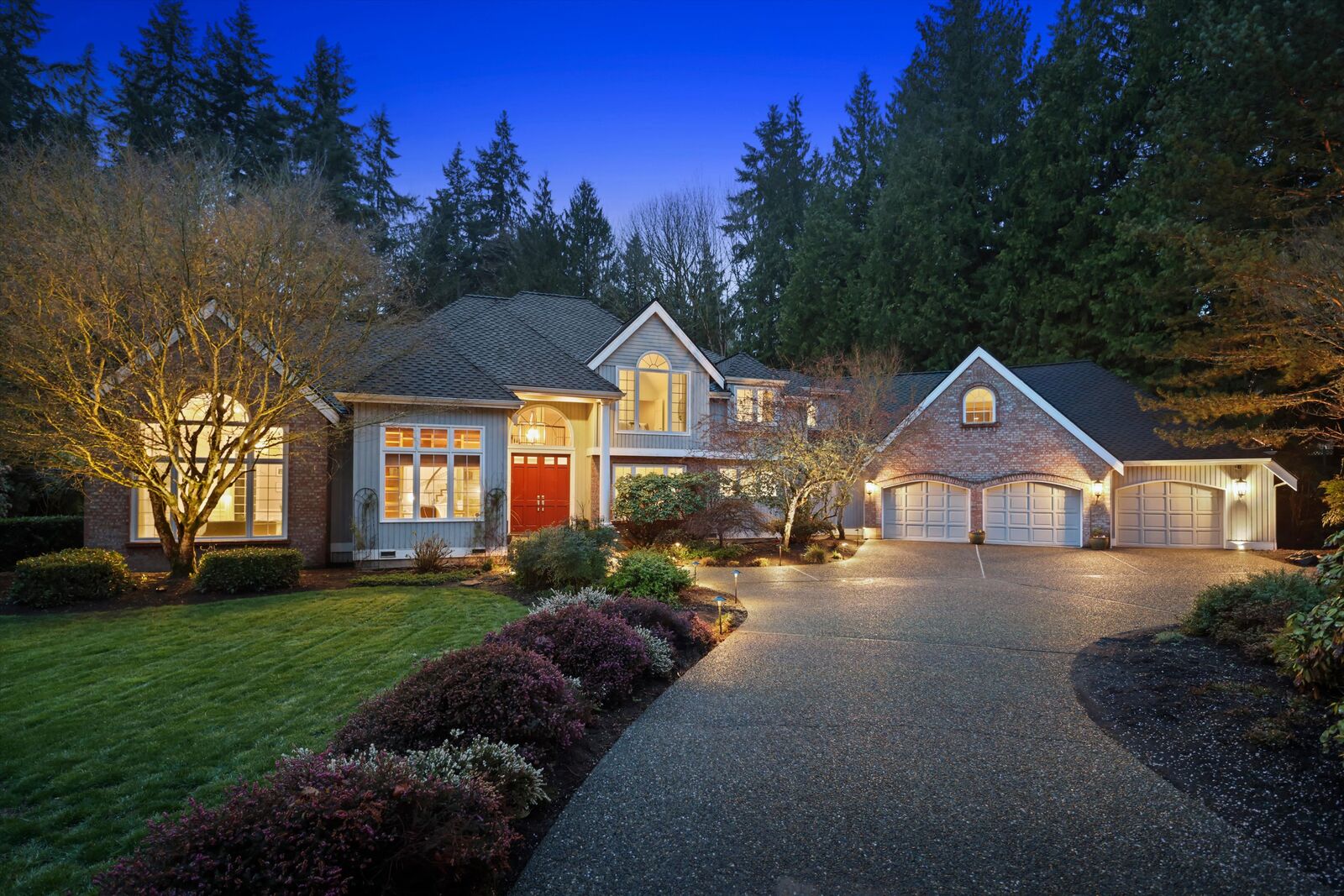 Property Photo:  13543  160th Avenue NE  WA 98052 