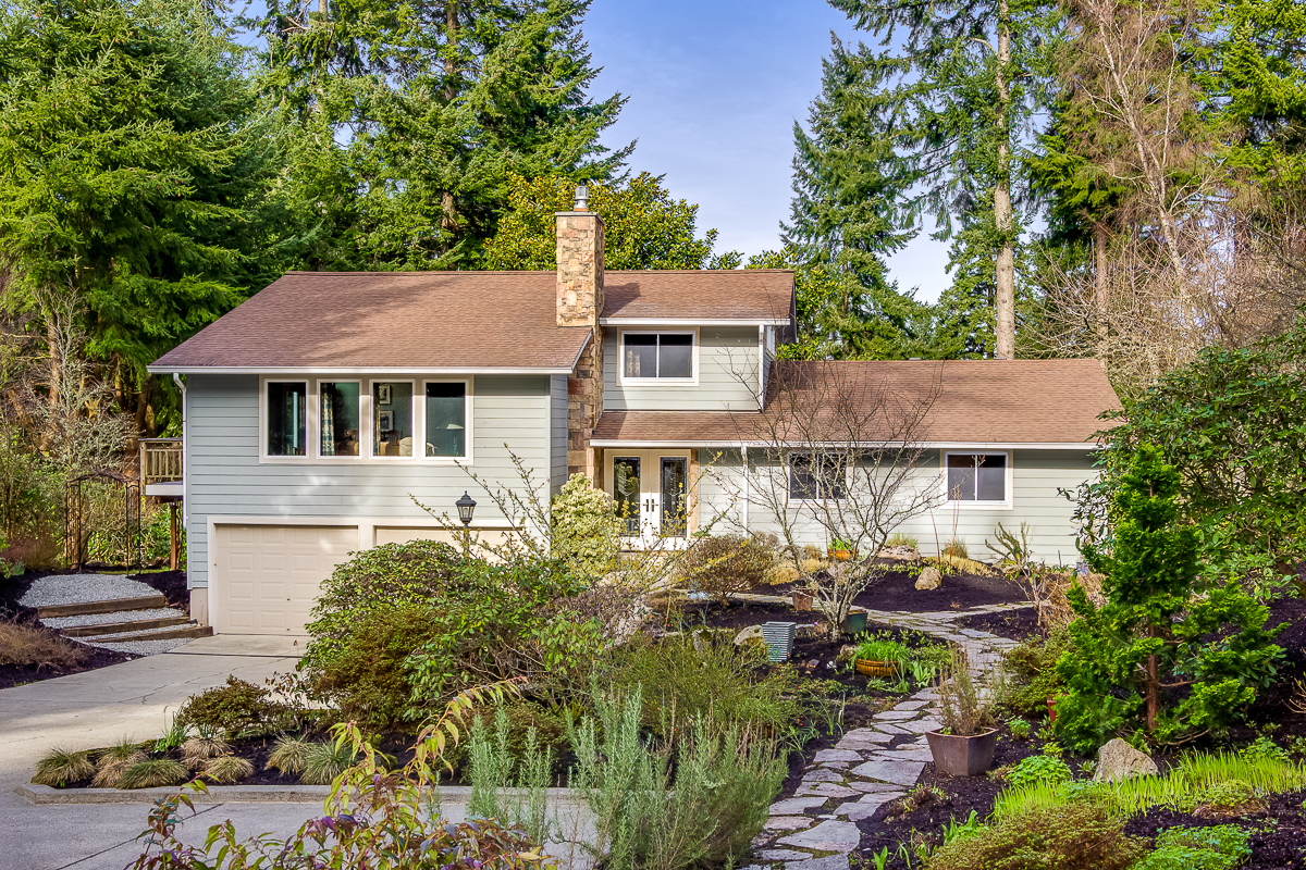 8200 NE Meadowmeer Dr  Bainbridge Island WA 98110 photo