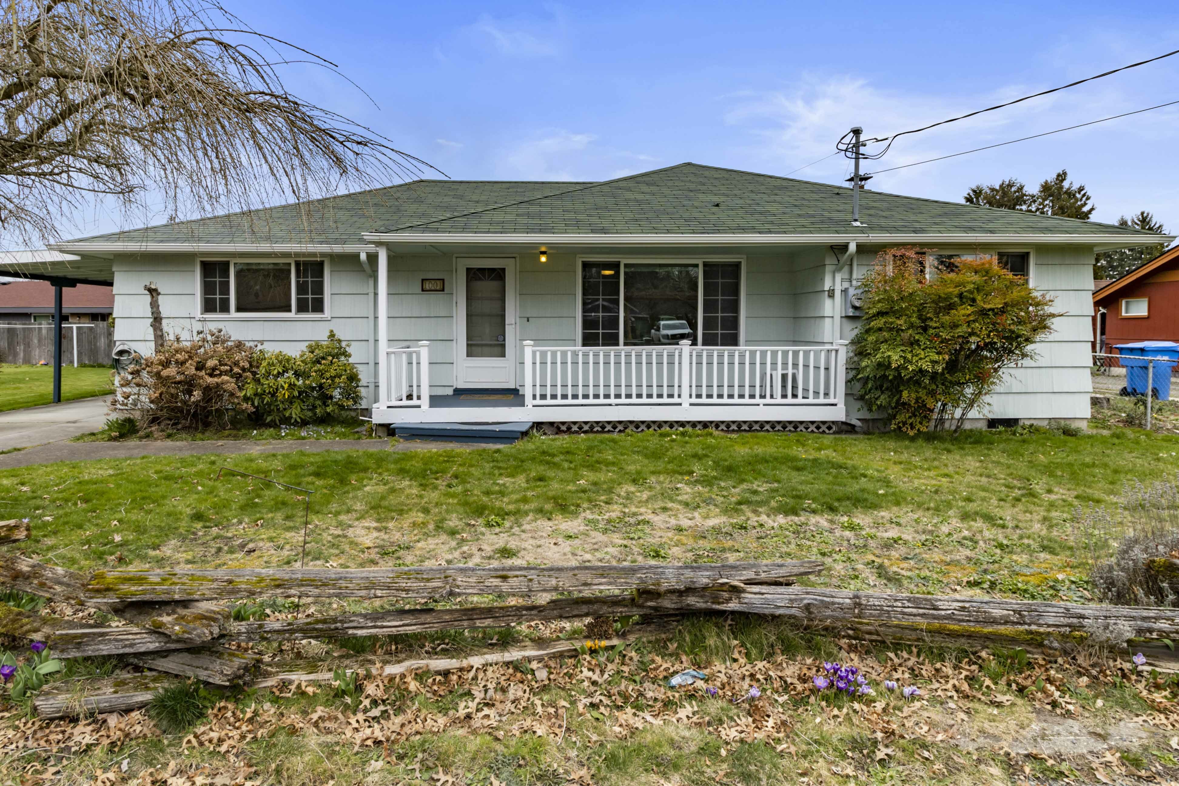 Property Photo: 1001 9th Ave NW WA 98371