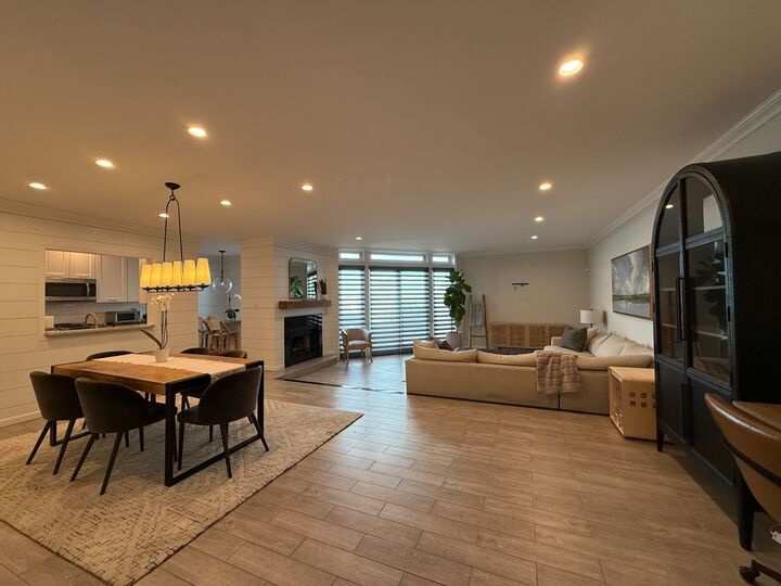 Property Photo:  52 Harbour Court  NY 10308 