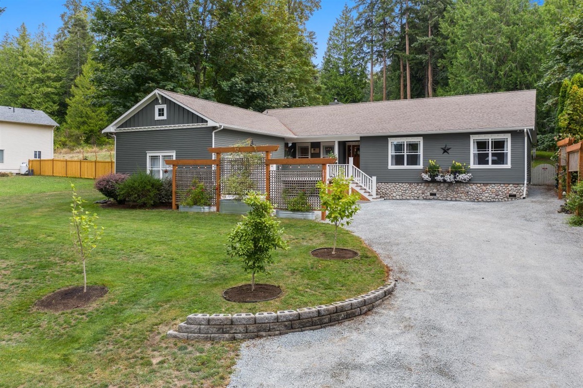 Property Photo:  2077 Wagner Rd  WA 98282 