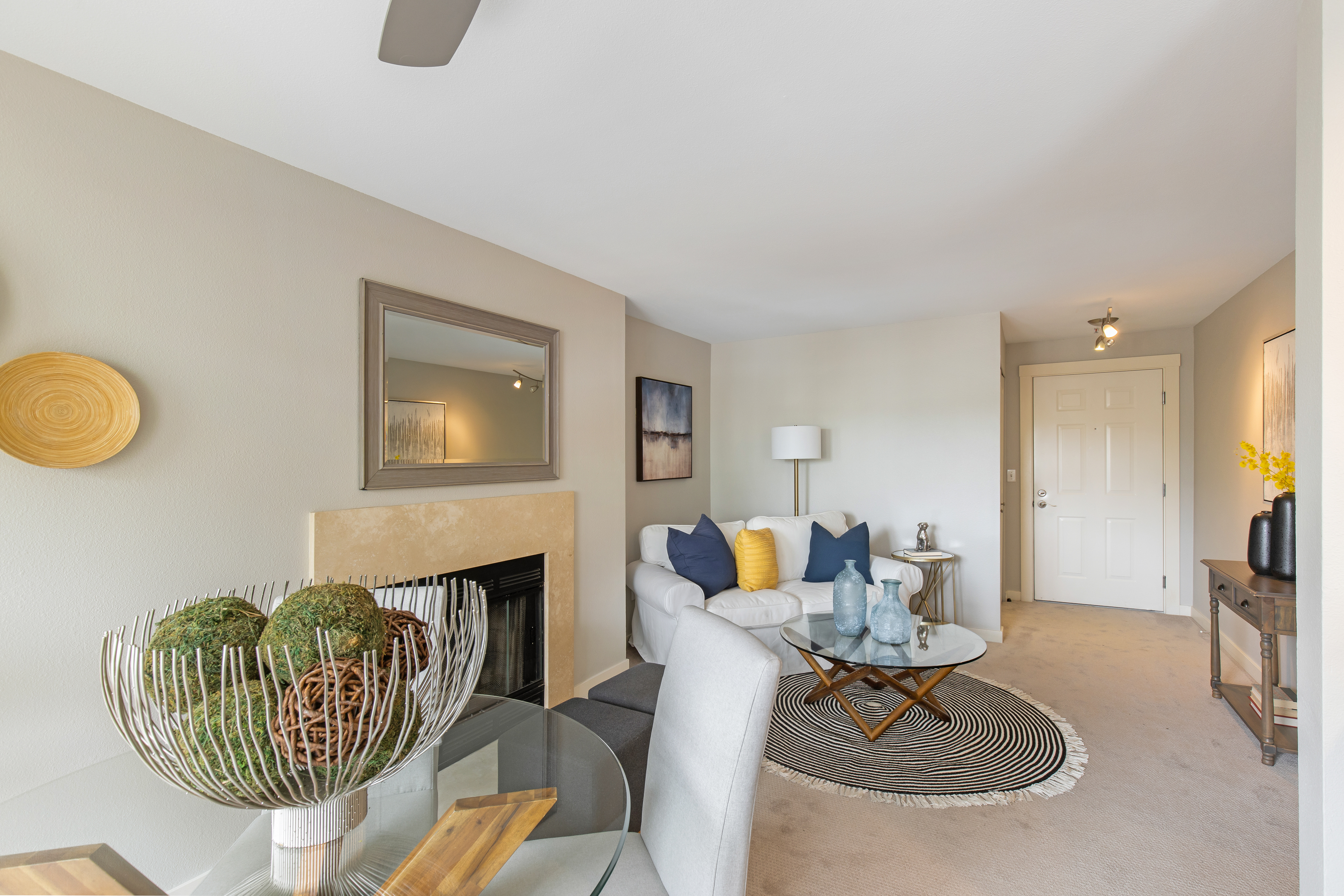 Property Photo: 8816 Nesbit Ave N 104 WA 98103