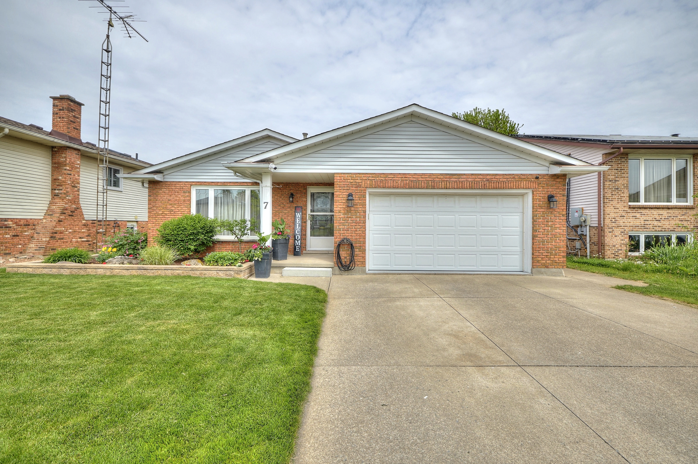 Property Photo: 7 Huntington Lane ON L2S 3J5