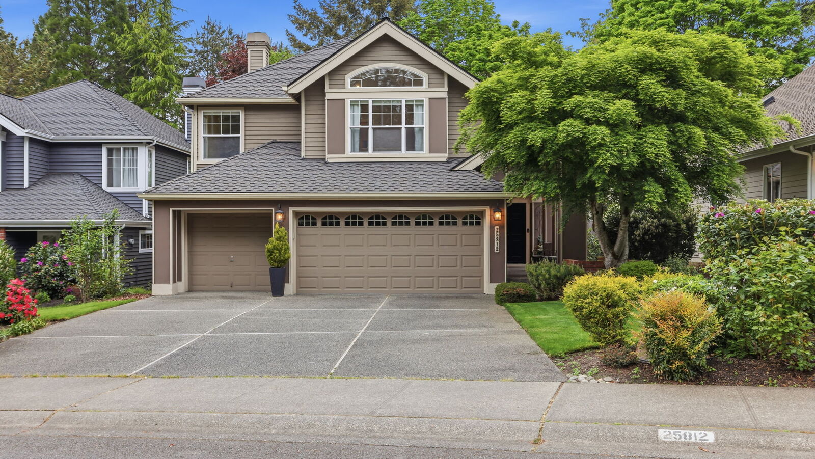 Property Photo:  25812 SE 41st Street  WA 98029 