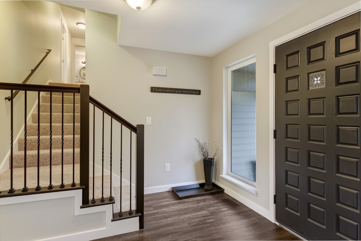 Property Photo: 2736 Cambridge Dr WA 98388