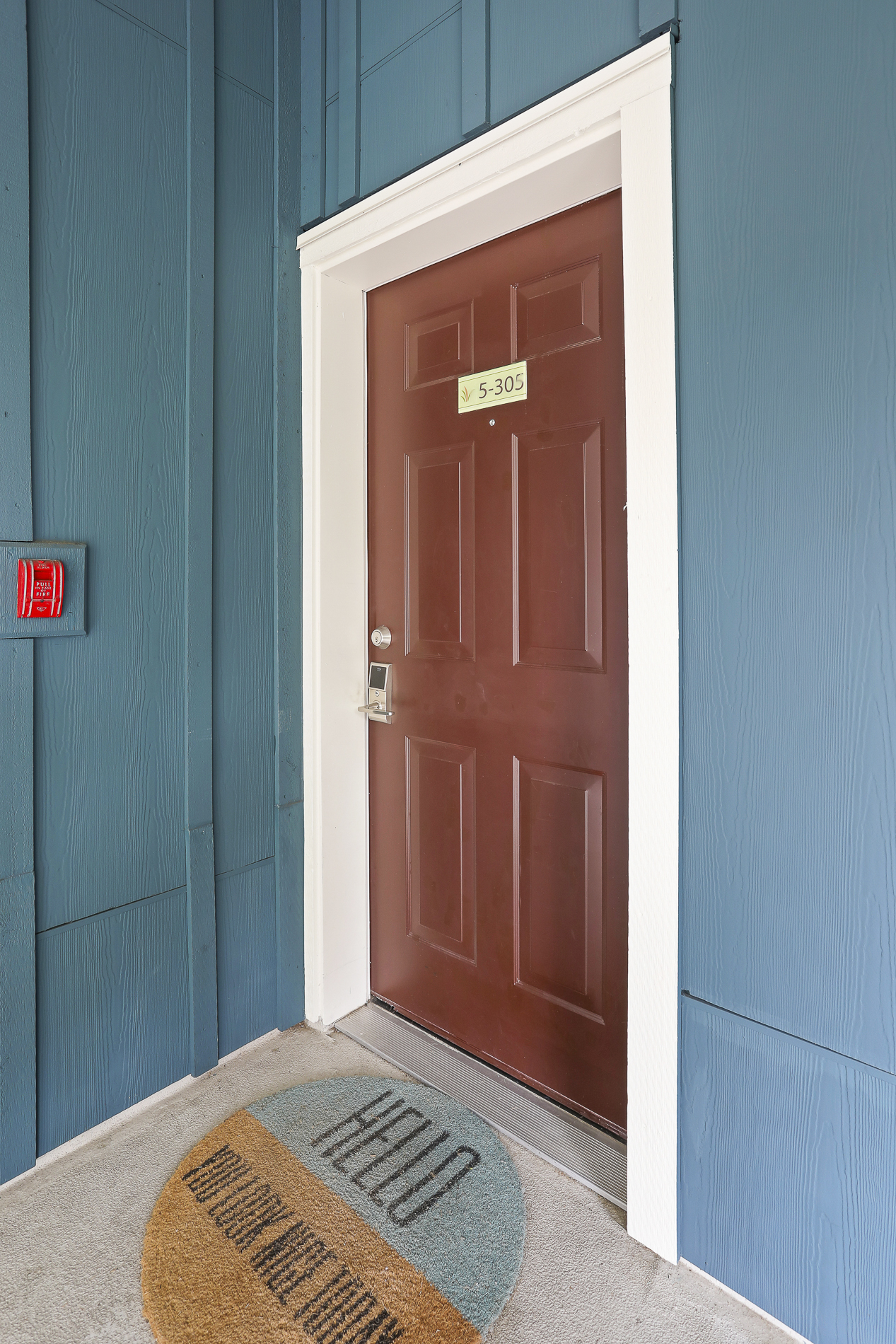 Property Photo: 300 N 130th St 5-305 WA 98133