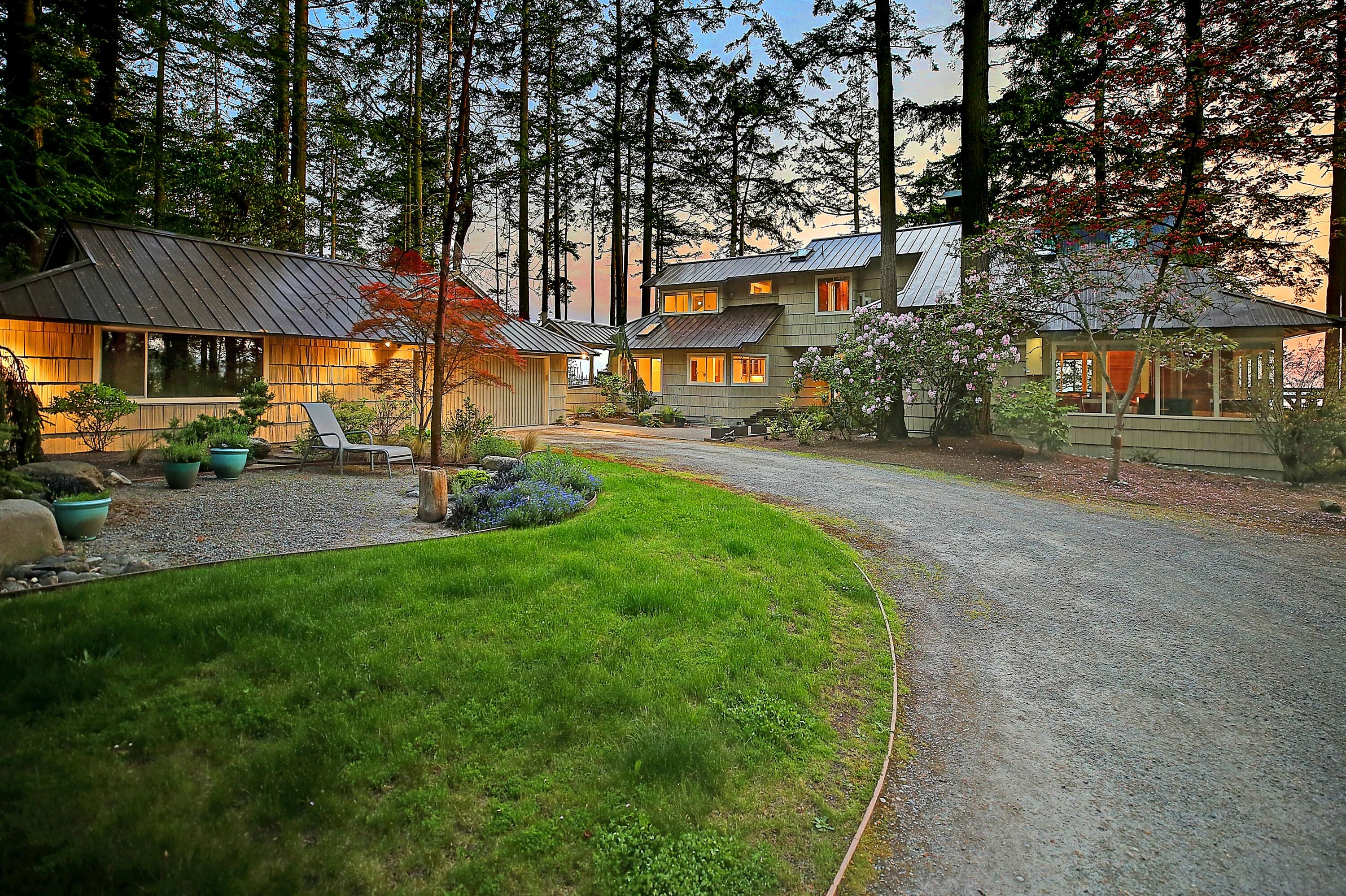 Property Photo:  851 Sunset Drive  WA 98282 