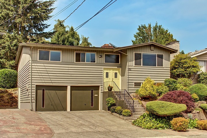 Property Photo: 2911 Harris Place S WA 98144