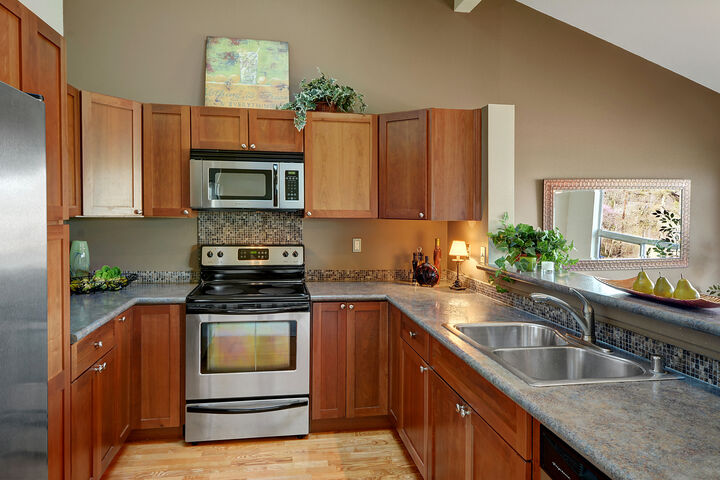 Property Photo:  3540 Lake Washington Blvd SE 211  WA 98006 