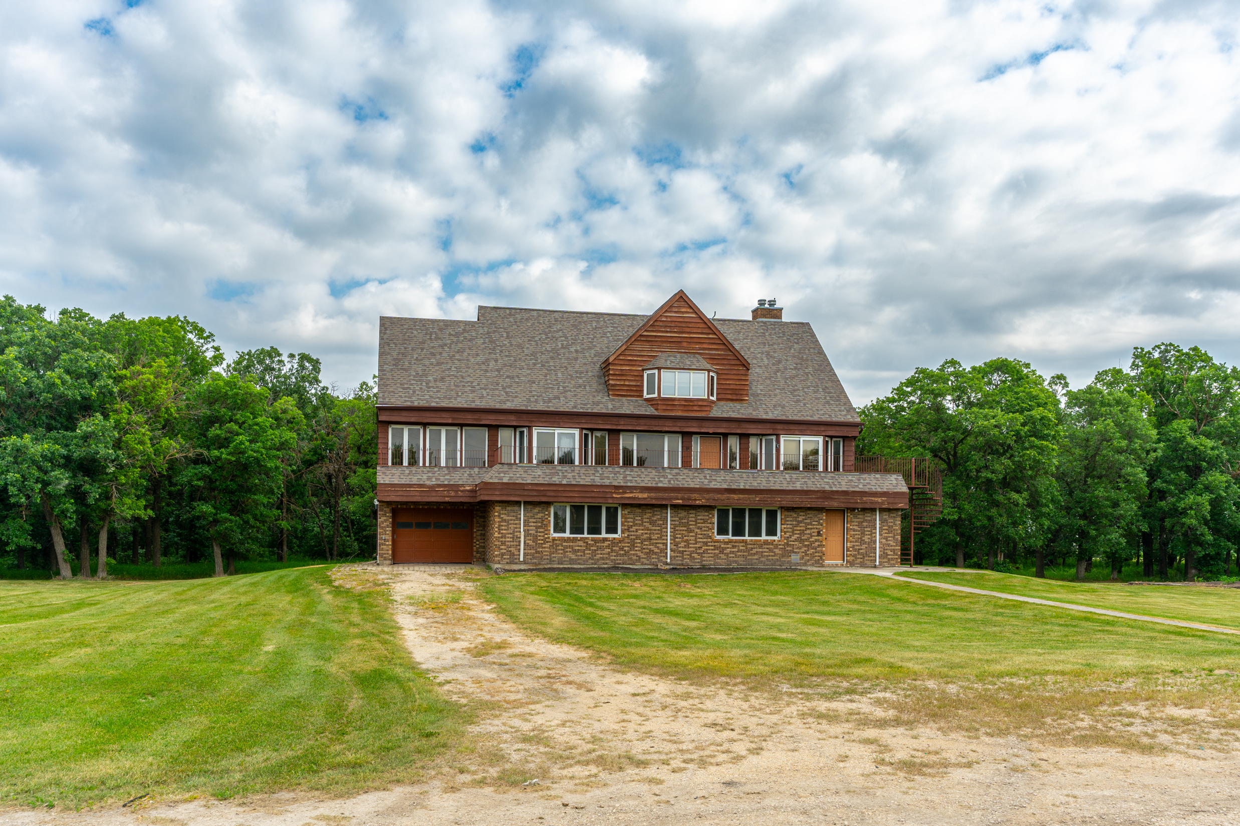 Property Photo:  48114 Brady Road  MB R3V 1L6 