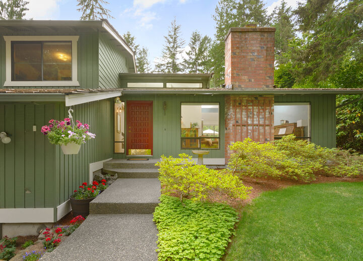 Property Photo:  1715 NW Marmot Cir  WA 98383 