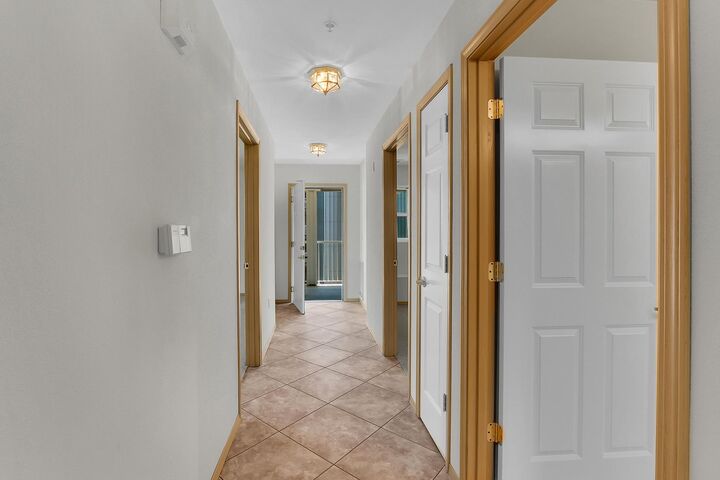 Property Photo:  1318  37th Street 2-432  WA 98201 