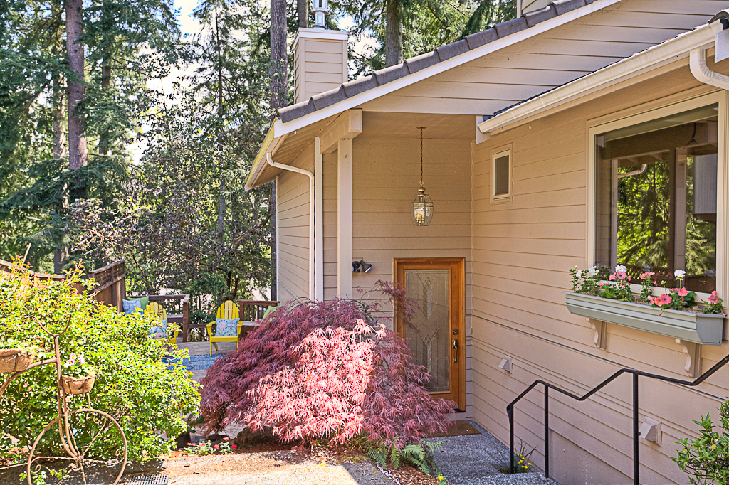 Property Photo:  8722 209th Place SW  WA 98026 