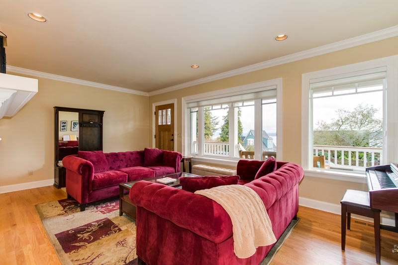 Property Photo: Living room 1509 Lake Washington Blvd S  WA 98144 