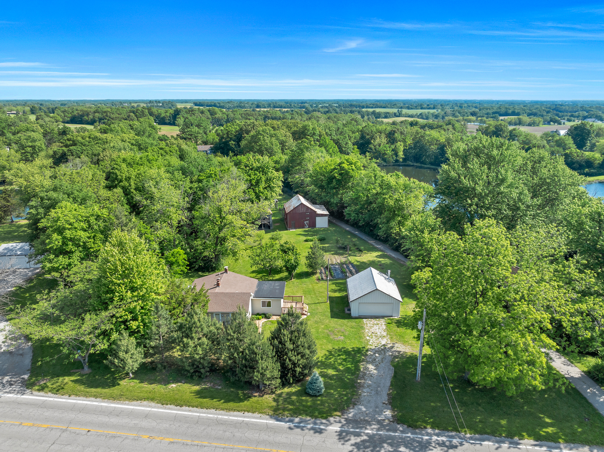 Property Photo: 5611 State Route 156 IL 62298