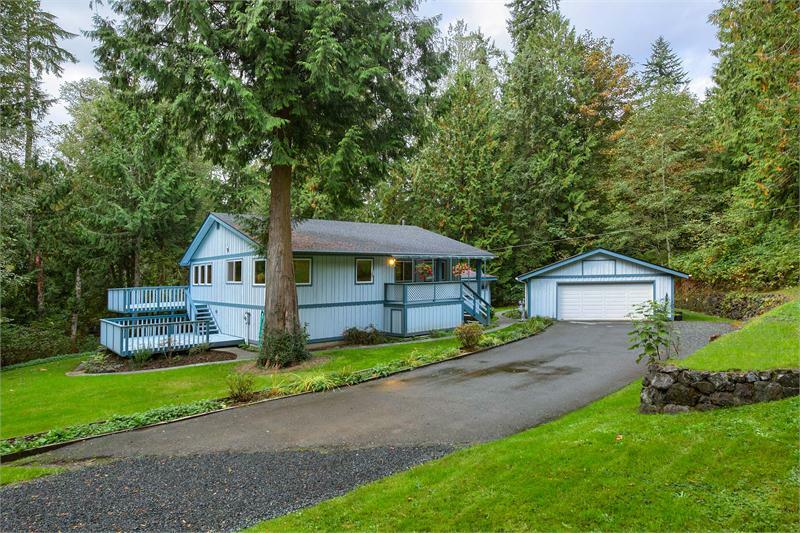 Property Photo:  5486 Lynwood Center Rd NE  WA 98110 