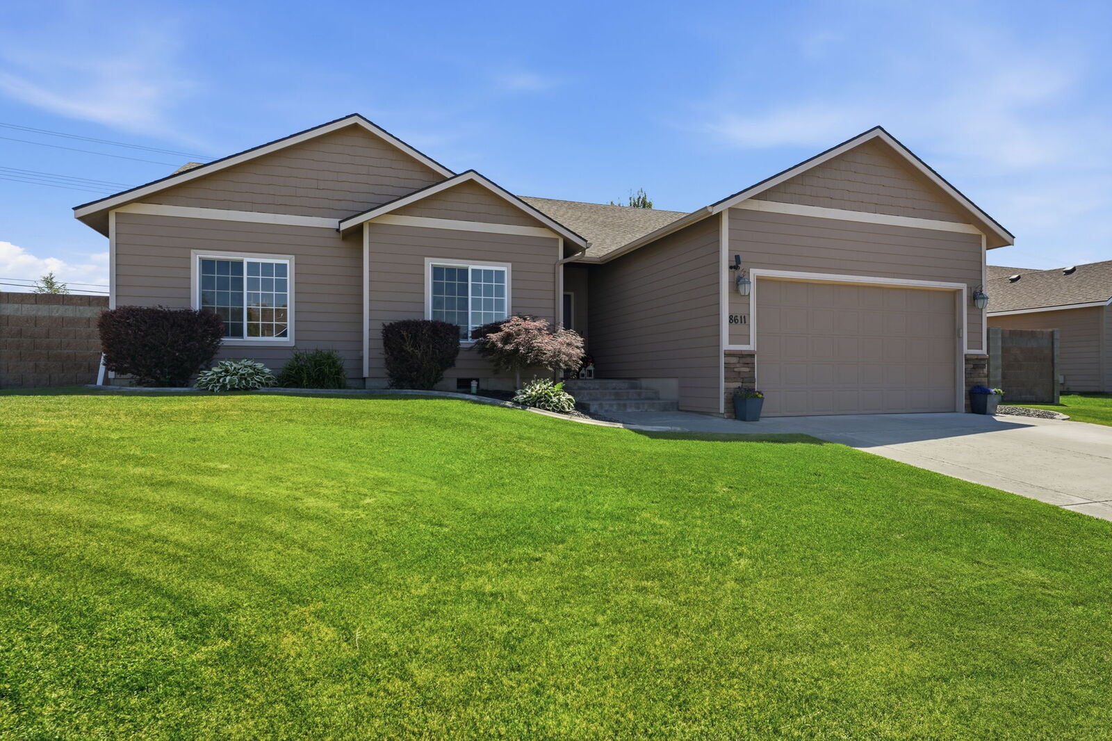 Property Photo:  8611 W 9th Ave  WA 99336 