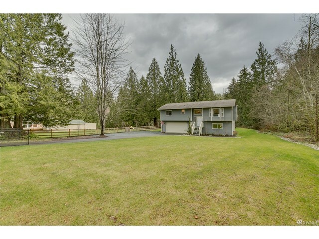 Property Photo:  2903 Newberg Rd  WA 98290 