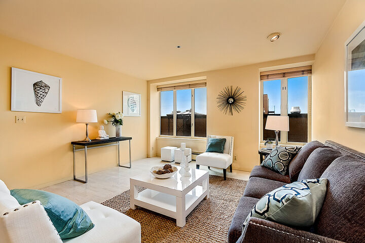 Property Photo: Living room 98 Union St 302  WA 98101 