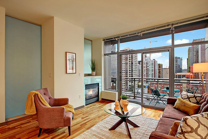 Property Photo: Living 2033 2nd Ave 1007 WA 98121