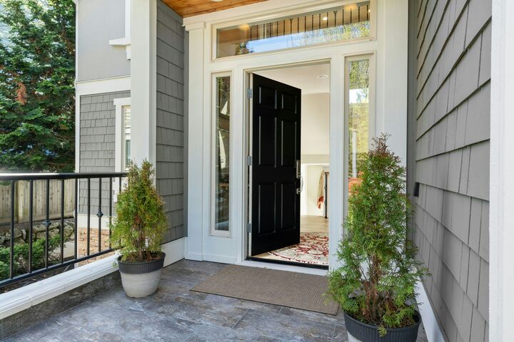 Property Photo:  7003  117th Place NE  WA 98033 