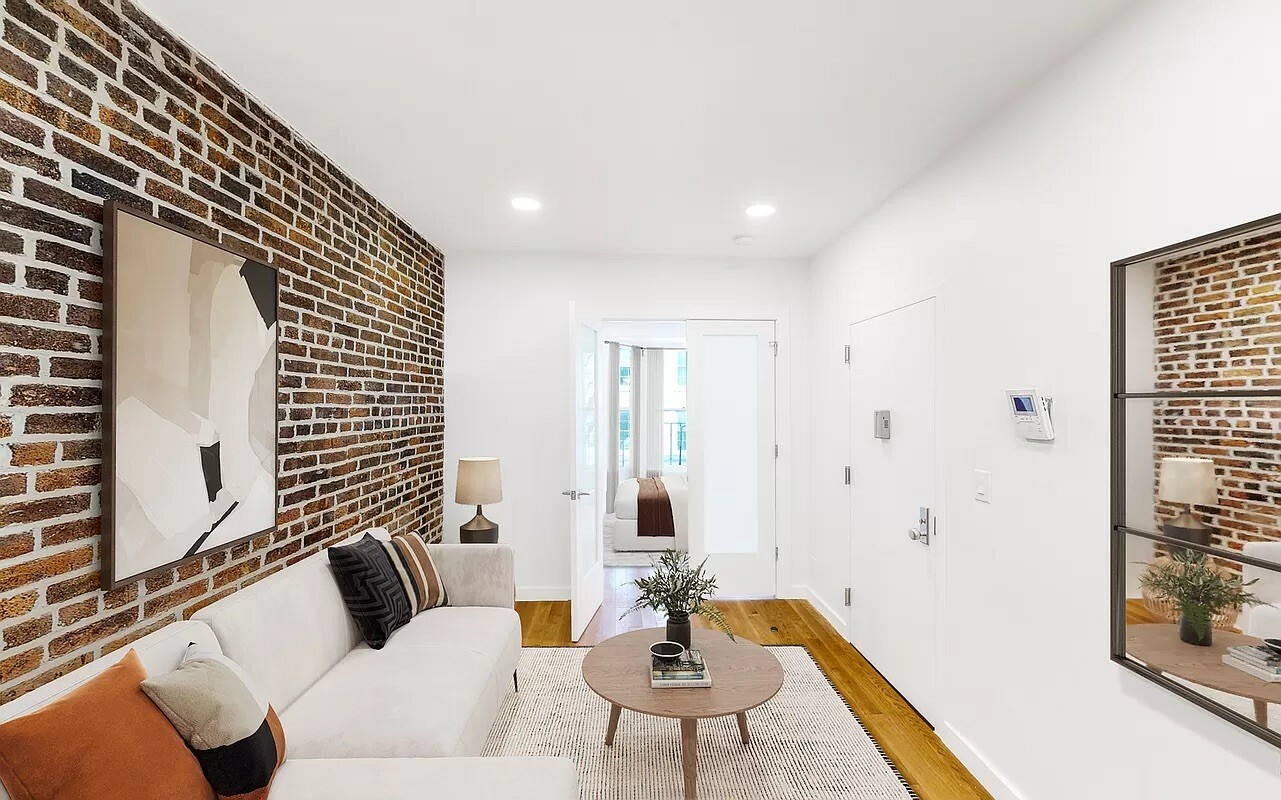 Property Photo:  75 Pineapple Street 5A NY 11201 