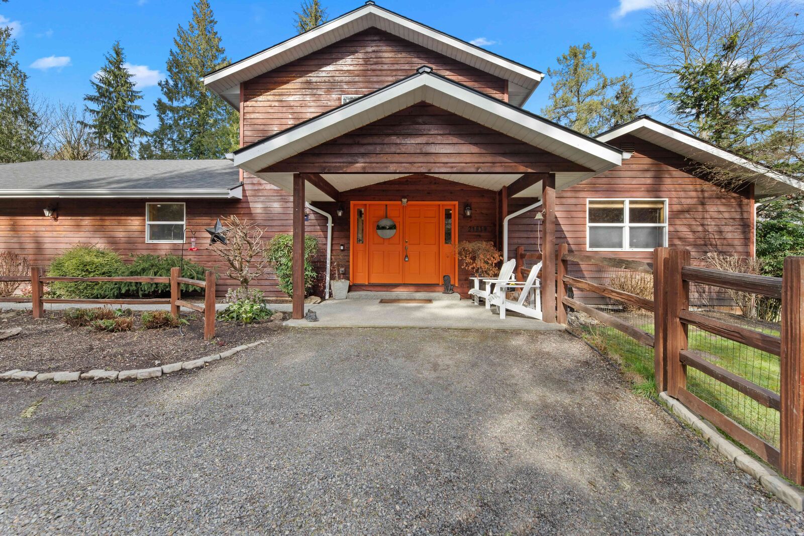 Property Photo: 21819 E Lost Lake Road WA 98296